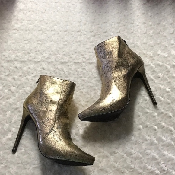 New Size 8.5 Distressed Brushed Gold Booties Shoes - Picture 6 of 6